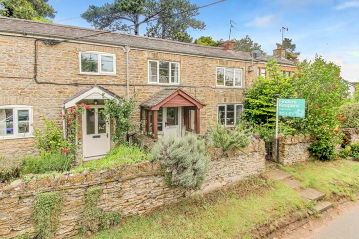 3 Bedroom Cottage To Rent In Mill Lane, Croughton, NN13