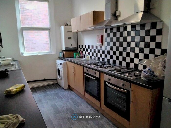 6 Bedroom Flat To Rent In Burns Street, Nottingham, NG7