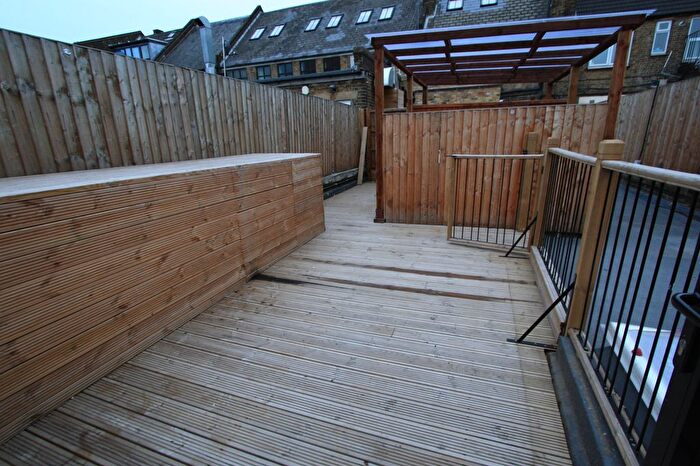 1 Bedroom Flat To Rent In Astoria Walk, London, SW9