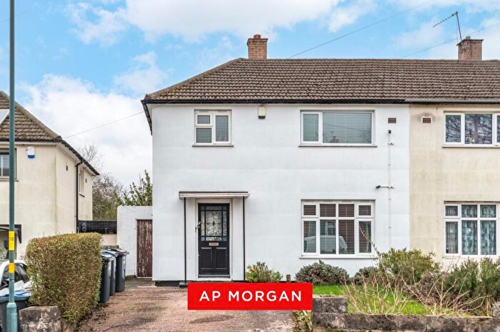 3 Bedroom Semi Detached House For Sale In Seven Acres Road, Birmingham, West Midlands, B31