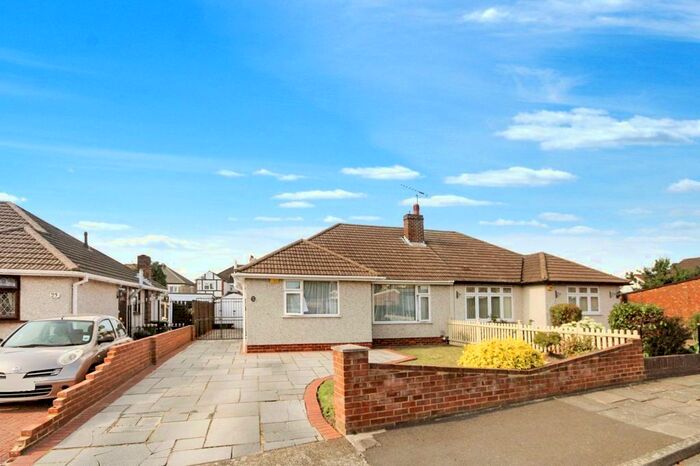 2 Bedroom Bungalow To Rent In Stuart Evans Close Welling, DA16