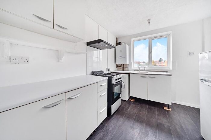 2 Bedroom Maisonette To Rent In Maidenhead, Berkshire, SL6