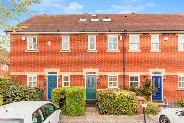 3 Bedroom Terraced House To Rent In Plater Drive, Oxford, OX2