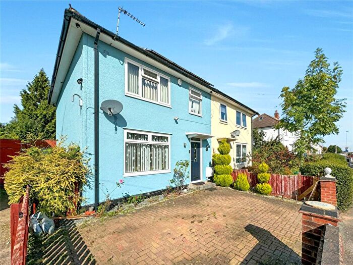 3 Bedroom Semi-Detached House For Sale In Aylestone Drive, Leicester, Leicestershire, LE2