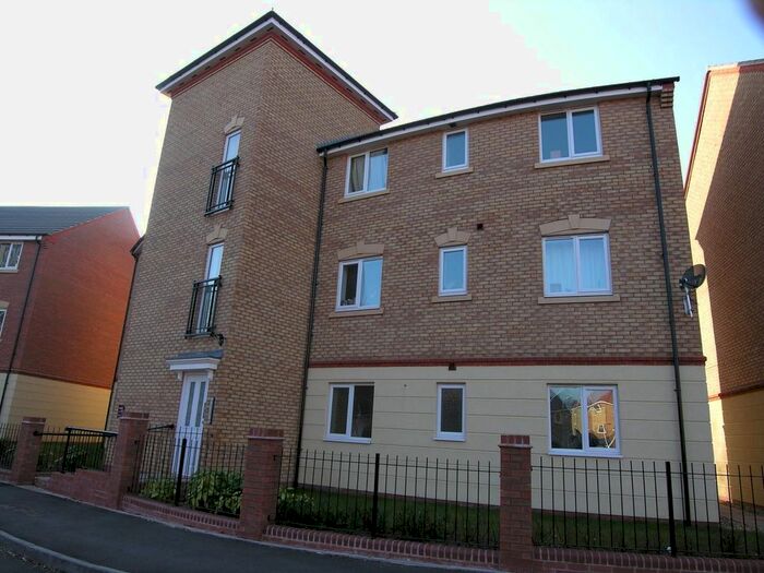 3 Bedroom Flat To Rent In Loxdale Sidings, Bilston, WV14