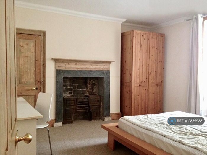 3 Bedroom Flat To Rent In Student, Bristol, BS8