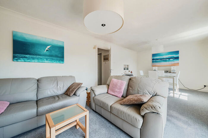 2 Bedroom Apartment For Sale In Waterside Court, Alton, Hampshire, GU34
