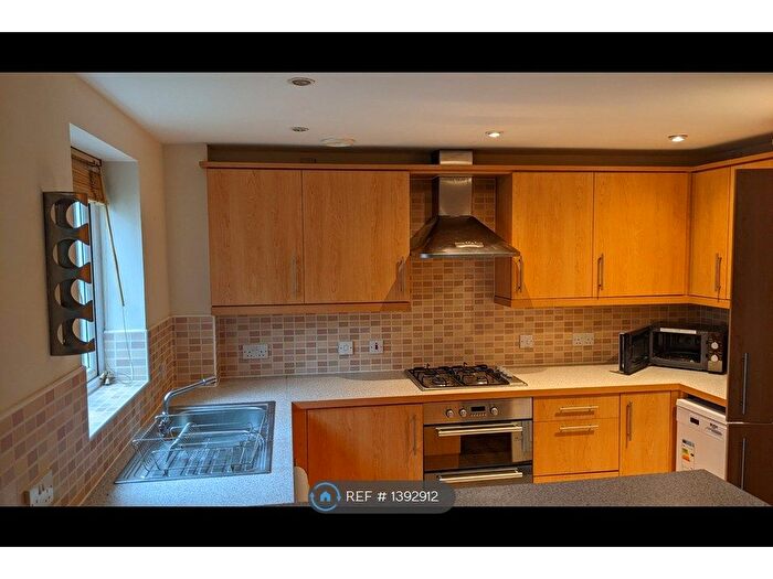 2 Bedroom Flat To Rent In Brunel Crescent, Swindon, SN2