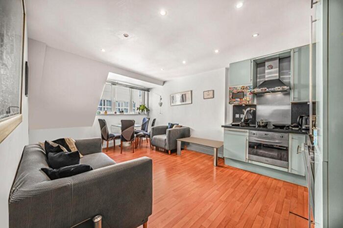 1 Bedroom Flat To Rent In Pepys Street, Tower, EC3N