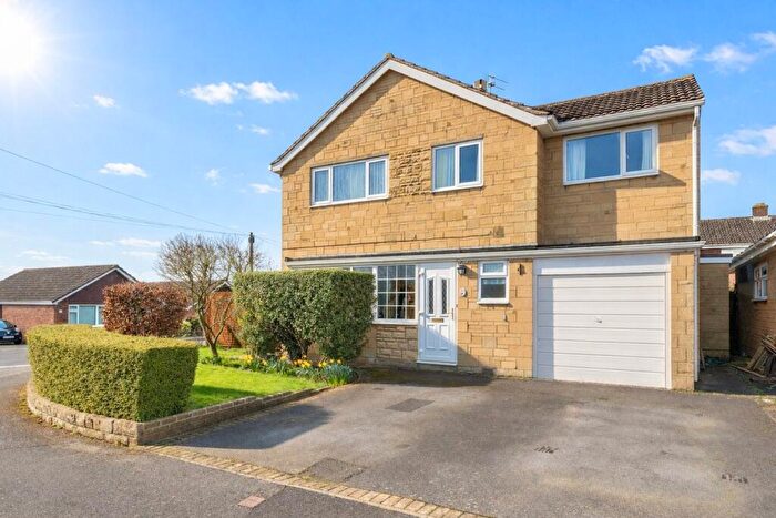 4 Bedroom Detached House For Sale In Fairfield Close, Frome, BA11