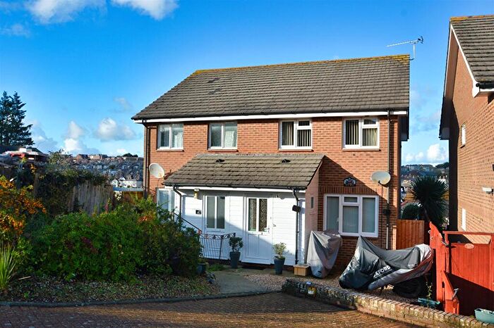 3 Bedroom Semi Detached House For Sale In Central Ryde, PO33