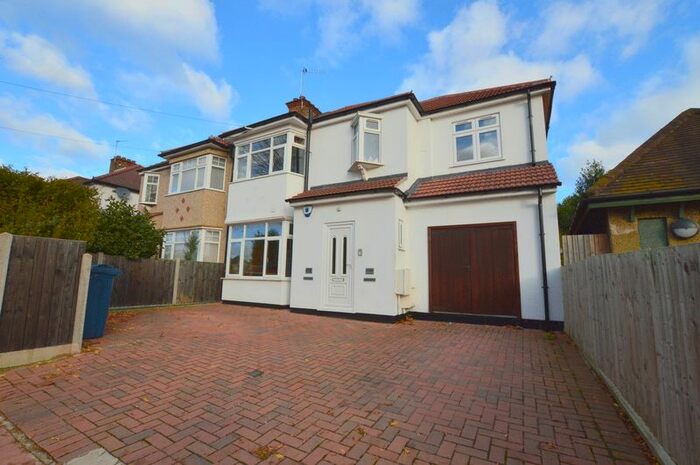 2 Bedroom Flat To Rent In Rayners Lane, Pinner, HA5