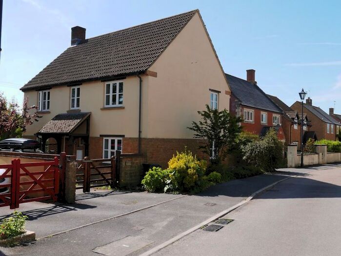 4 Bedroom Detached House To Rent In Lampreys Lane, South Petherton, TA13