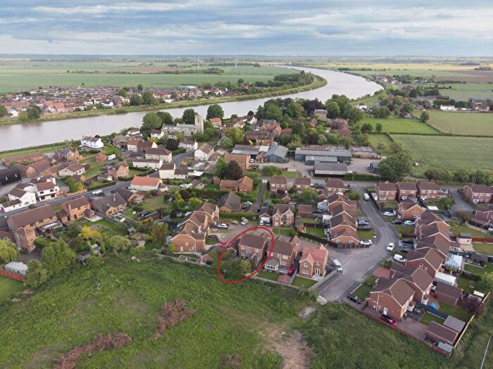 4 Bedroom Detached House For Sale In Poplar Crescent, Althorpe, DN17