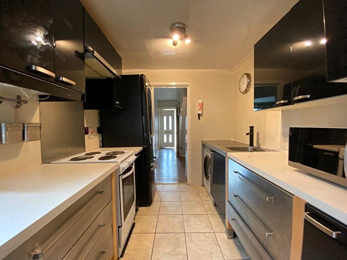 5 Bedroom Semi-Detached House To Rent In Harrison Road, Southampton, SO17