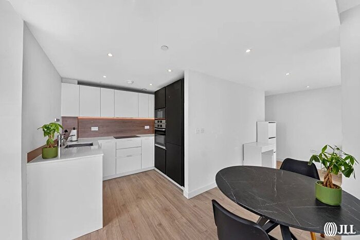 1 Bedroom Flat To Rent In Newnton Close, London, N4