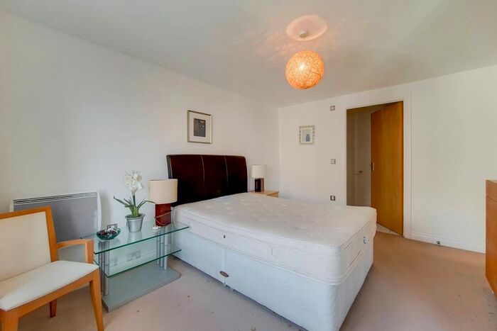 2 Bedroom Flat To Rent In Primrose Place, Isleworth, TW7