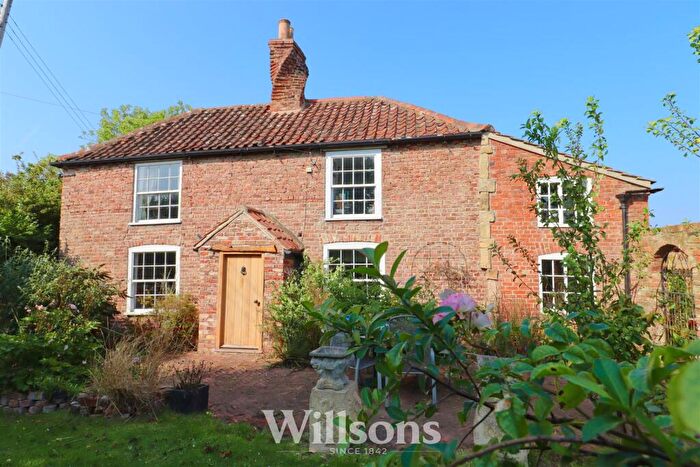 3 Bedroom Detached House For Sale In Mablethorpe Road, Theddlethorpe, Mablethorpe, LN12