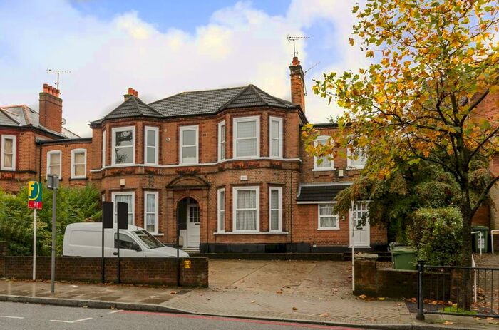 1 Bedroom Flat To Rent In Brownhill Road, Catford, London, SE6