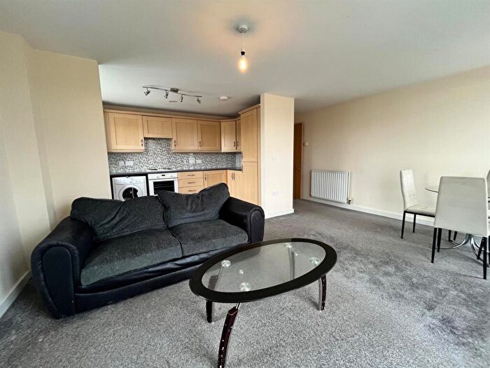 2 Bedroom Flat To Rent In Synergy, Ashton Old Road, Manchester, M11