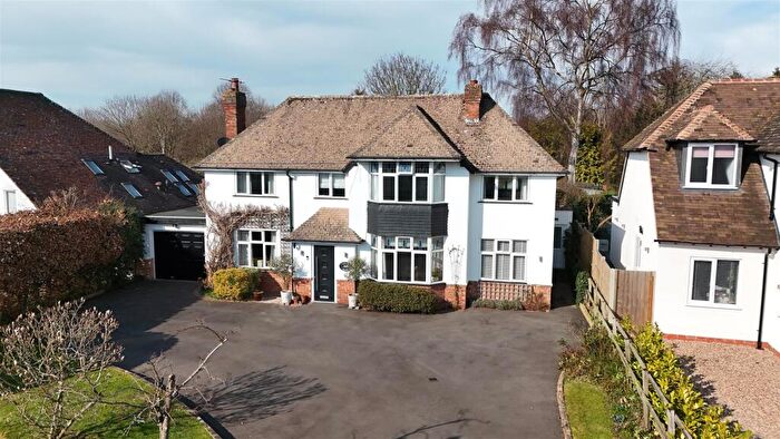 4 Bedroom Detached House For Sale In Loxley Road, Stratford-Upon-Avon, CV37