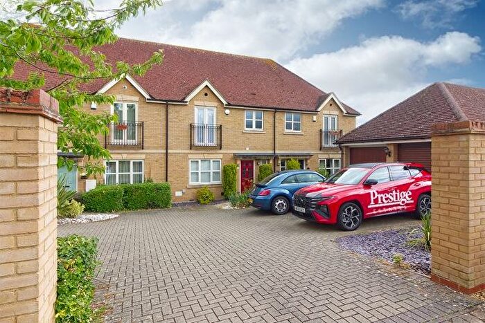 3 Bedroom Mews To Rent In Darwin Close, Medbourne, Milton Keynes, MK5