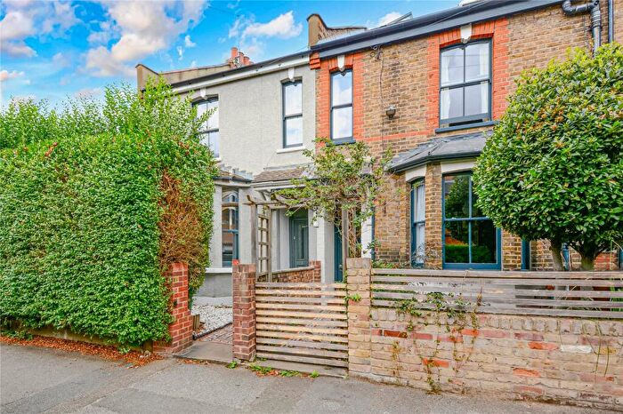 4 Bedroom End Of Terrace House To Rent In Wellesley Road, Walthamstow, London, E17