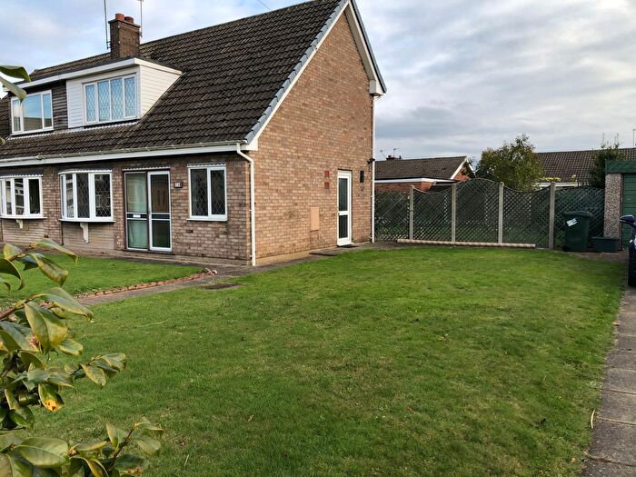 2 Bedroom Semi-Detached House To Rent In Deansfield Close, Armthorpe, Doncaster, DN3