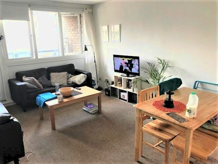 3 Bedroom Flat To Rent In Campbell Road, London, E3