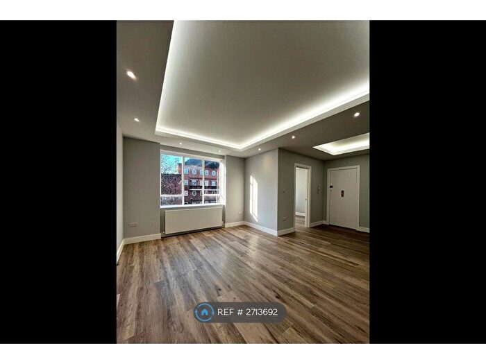 2 Bedroom Flat To Rent In Charlbert Court, London, NW8