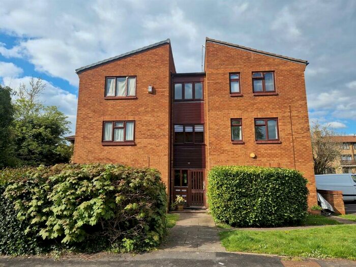 Studio To Rent In Rednal Mill Drive, Rednal, B45