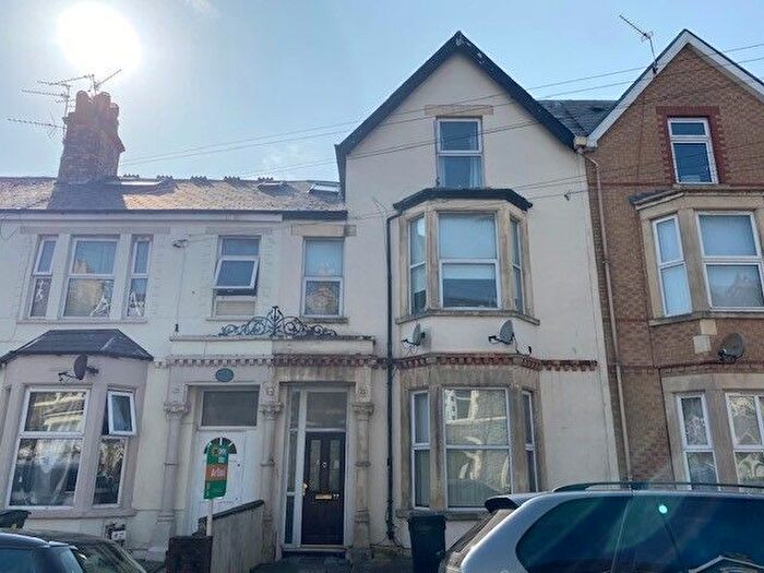 1 Bedroom Flat To Rent In Piercefield Place, Roath, Cardiff, CF24