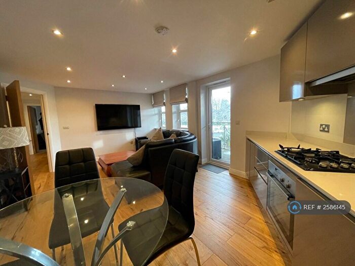 2 Bedroom Flat To Rent In Babbacombe House, Bromley, BR1