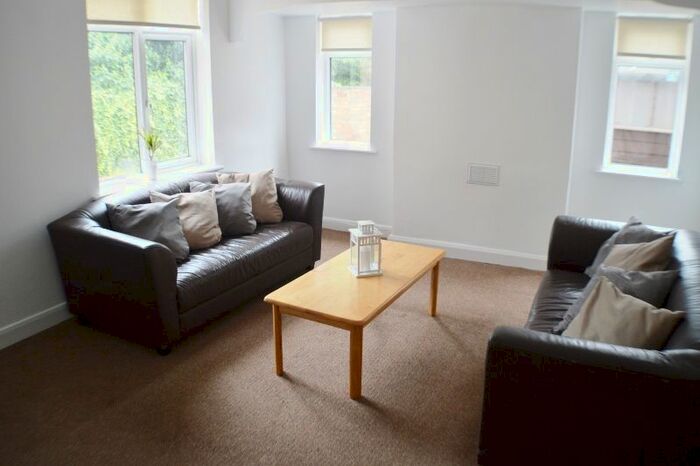 1 Bedroom Flat To Rent In Broomcroft Avenue, Northolt UB5