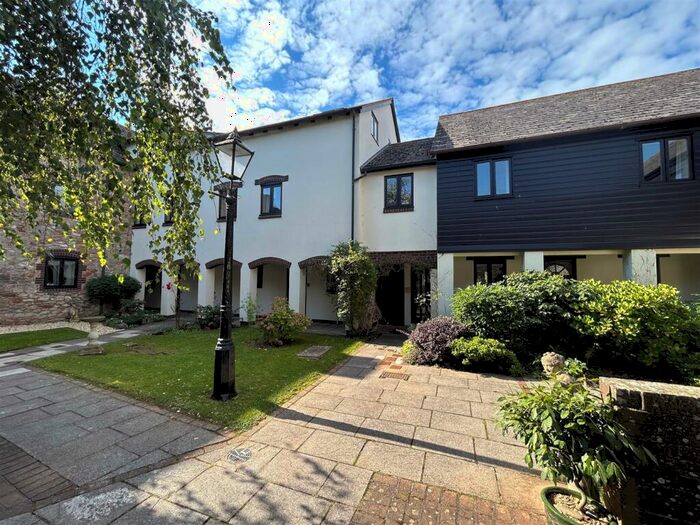 2 Bedroom Apartment To Rent In High Street, Topsham, EX3