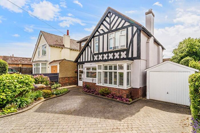 4 Bedroom Detached House For Sale In Whitehorse Drive, Epsom, KT18