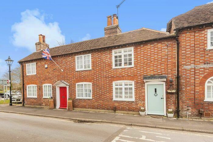 2 Bedroom Character Property To Rent In Mill Street, Titchfield, PO14