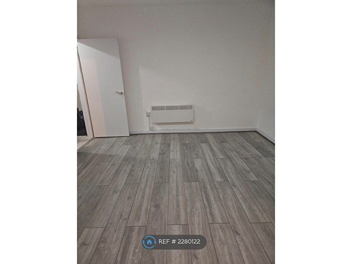 1 Bedroom Flat To Rent In Young Road, London, E16