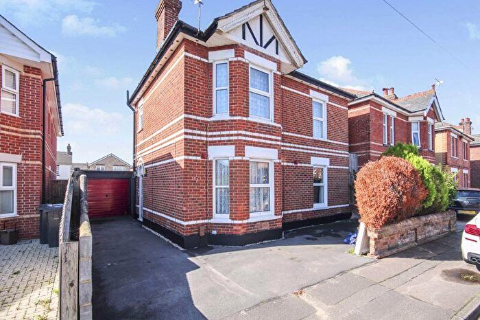 2 Bedroom Property To Rent In Brassey Road, Bournemouth, BH9