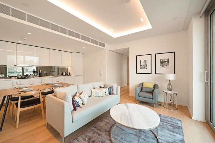 3 Bedroom Flat To Rent In Bromyard Avenue, Acton, London, W3