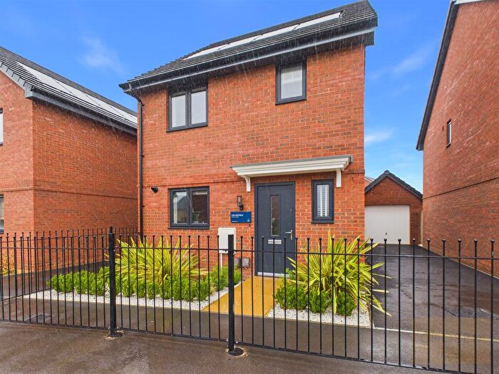 3 Bedroom Property To Rent In Stonebeck Way, Brockworth, Gloucester, GL3