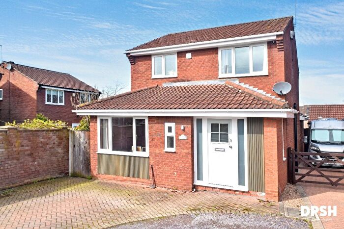 4 Bedroom Detached House For Sale In Woodside Close, Churwell, Leeds, LS27