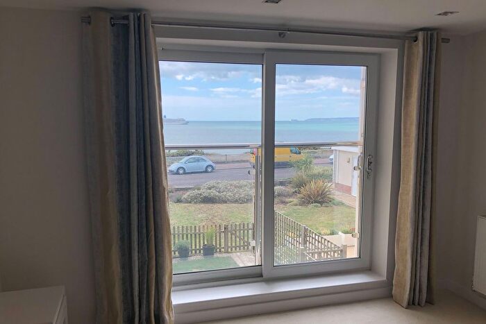 2 Bedroom Flat To Rent In St. Catherines Road, Bournemouth, BH6