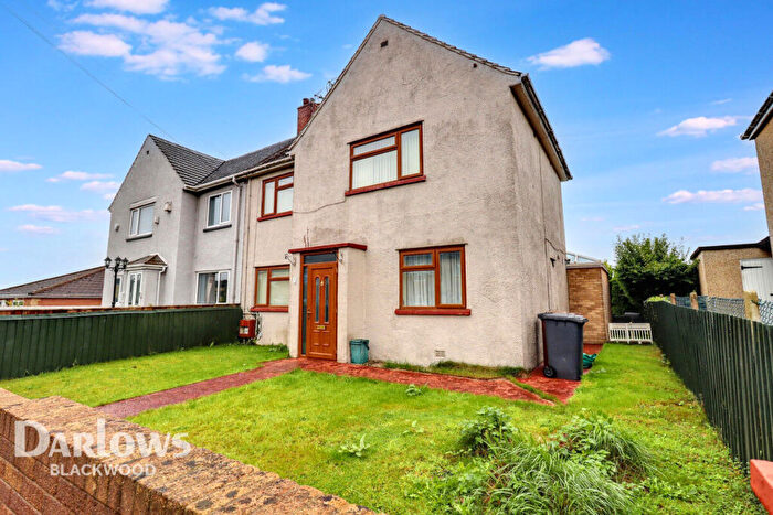 3 Bedroom Semi-Detached House For Sale In James Street, Blackwood, NP12