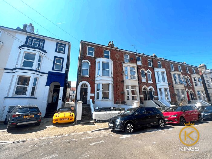 2 Bedroom Flat To Rent In Elphinstone Road, Southsea, PO5