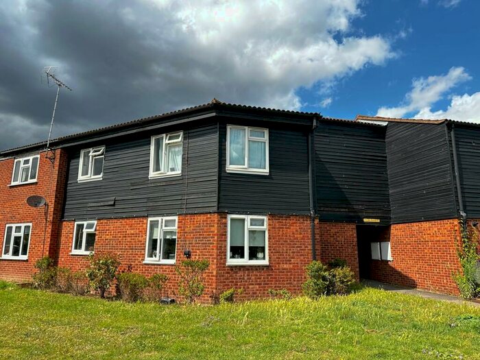 1 Bedroom Apartment To Rent In Lundy Close, Southend On Sea, SS2