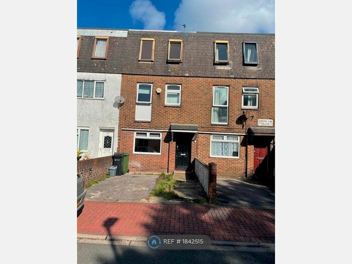 4 Bedroom Terraced House To Rent In Spenlow Close, Portsmouth, PO2