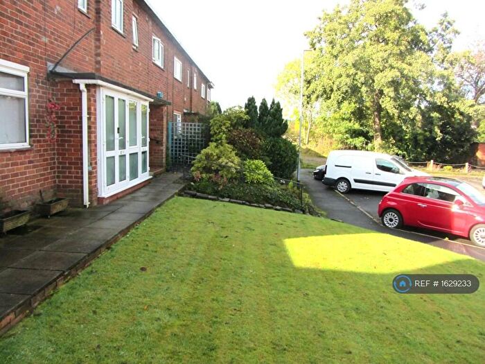 2 Bedroom Flat To Rent In Stone, Stone, ST15