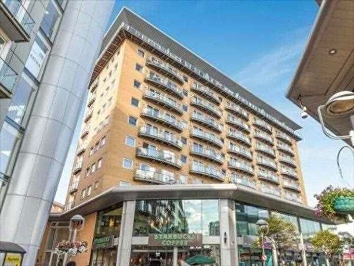 2 Bedroom Flat For Sale In Hamlyn House, Feltham, TW13
