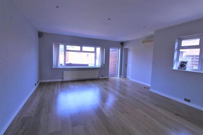 3 Bedroom Bungalow To Rent In Honey Lane, Waltham Abbey, EN9